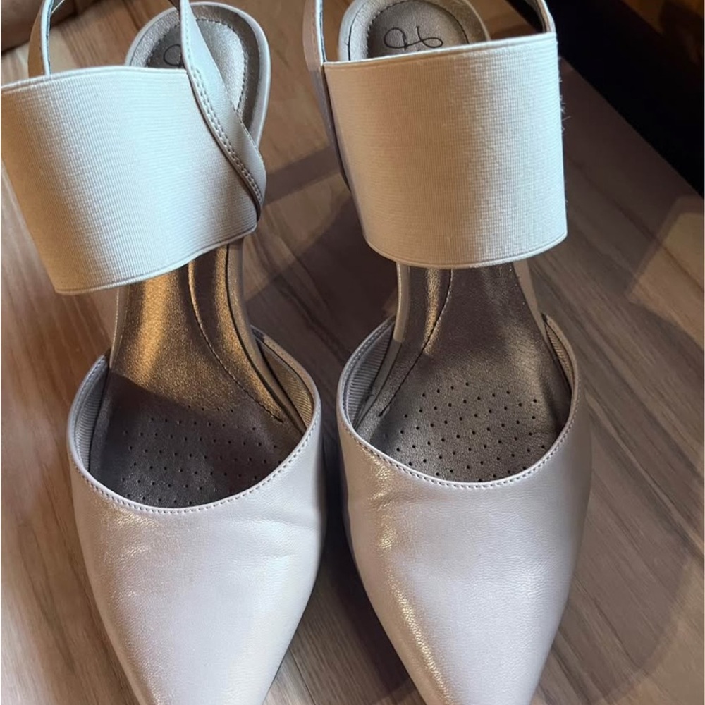 Life Stride Cream Heels